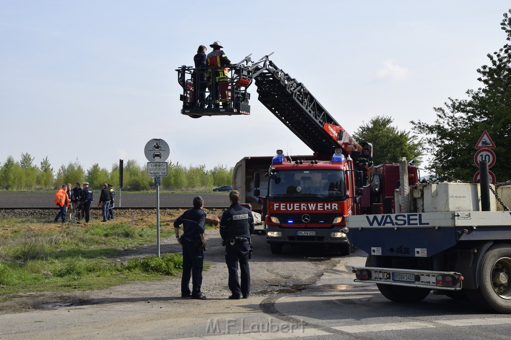 Schwerer VU LKW Zug Bergheim Kenten Koelnerstr P269.JPG - Miklos Laubert